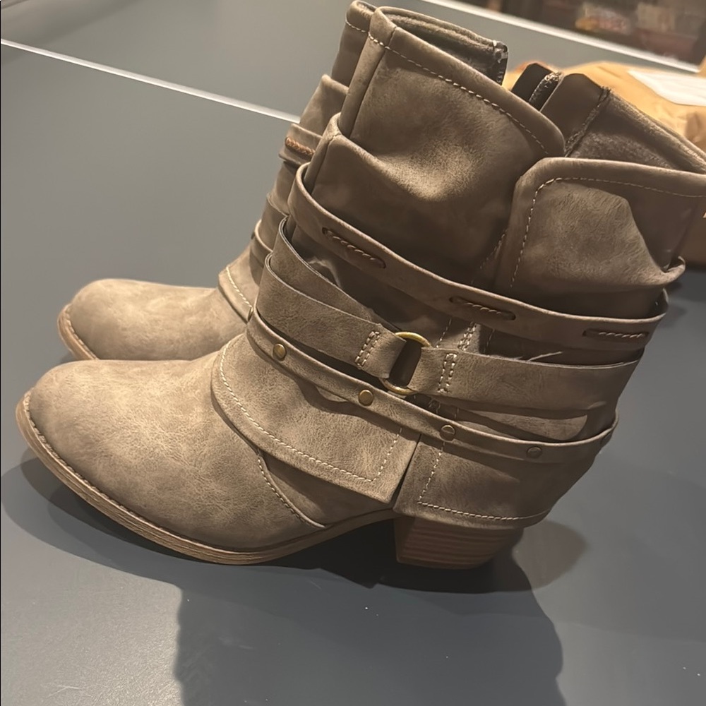 Stylish Women's Ankle Boots